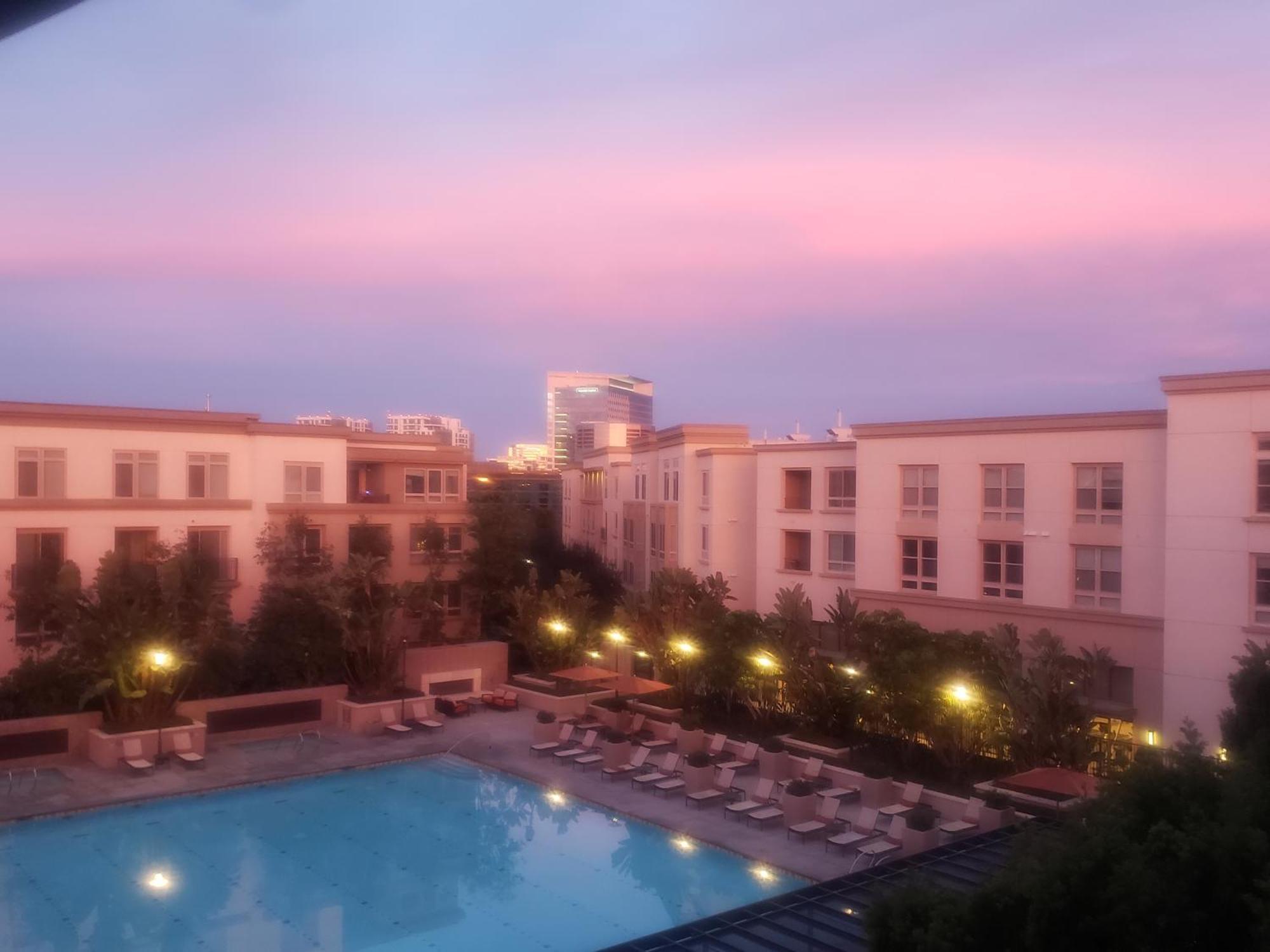 Penthouse Dreams Apartment Ървайн Екстериор снимка